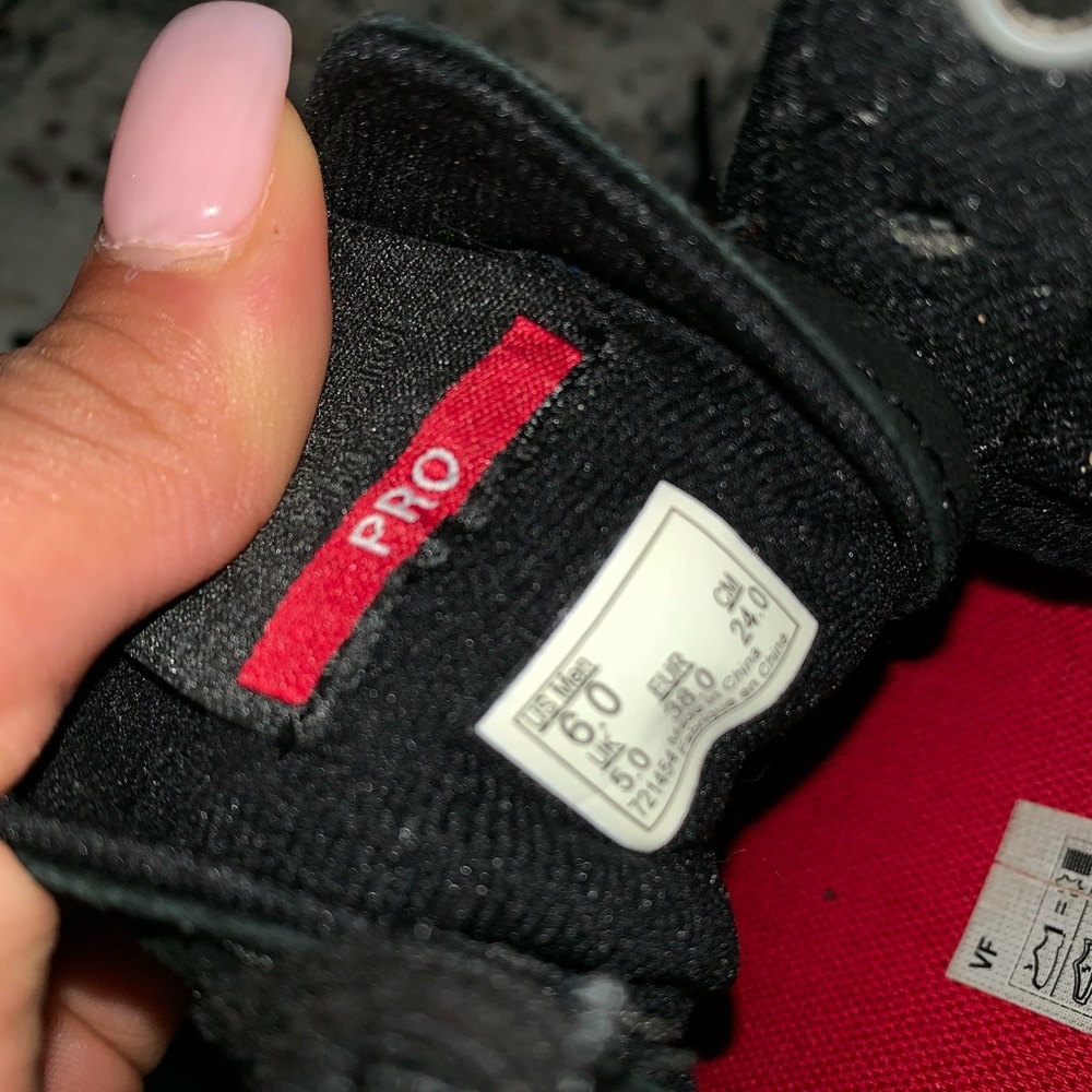 Vans - Picture 3 of 5